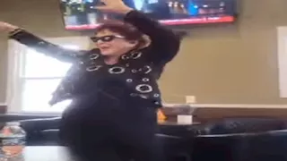 لبلبة ترقص وتطلق الزغاريد من أمريكا فرحا بافتتاح المتحف المصري الكبير (فيديو)