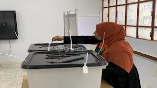 25 صورة ترصد إقبال المواطنين على انتخابات "النواب" بمدرسة أم المؤمنين بالهرم