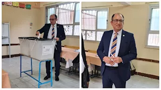 رئيس جامعة حلوان يُدلي بصوته في انتخابات مجلس النواب 2025
