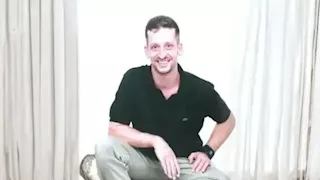 فيديو| بعد فراق 21 عامًا.. الأسير الفلسطيني المحرر نادر صدقة يلتقي عائلته بمصر