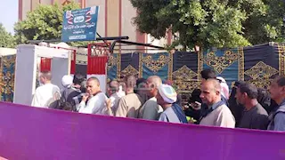 طوابير ممتدة.. مشاركة واسعة في أولى ساعات التصويت بقنا