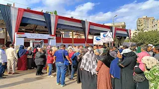 توافد الناخبين منذ الدقائق الأولى على لجان انتخابات النواب بالإسكندرية - فيديو وصور