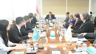 وزير الإسكان يلتقي وفداً من شركة صينية للتعاون بملف تحلية مياه البحر