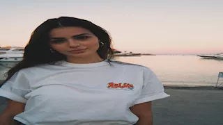 إنجي المقدم بإطلالة أميرية على السجادة الحمراء للقاهرة السينمائي