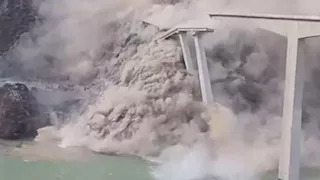 بعد أشهر من افتتاحه.. انهيار جسر هونغ تشي في الصين (فيديو)