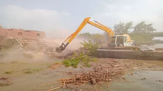 إزالة التعديات ذات الخطورة الداهمة على حياة المواطنين بأراضي طرح النهر بالمنوفية والبحيرة