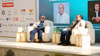 لبلبة تغني بجلسة محمد عبدالعزيز في "القاهرة السينمائي".. وعن تكريمه: تستاهل ولك فضل كبير عليا 