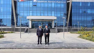 وكالة الفضاء المصرية تستقبل السفير الفرنسي لبحث سبل التعاون المشترك 