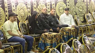 الصور الأولى..  طارق الشيخ في عزاء إسماعيل الليثي بإمبابة