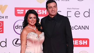 قبلات رانيا يوسف وزوجها وهنادي مهنا وأحمد خالد صالح..15 صورة رومانسية للنجوم بمهرجان القاهرة السينما