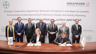 وزير الصحة يشهد توقيع اتفاقية تعاون استراتيجي بين شركتين لتوطين صناعة الأدوية