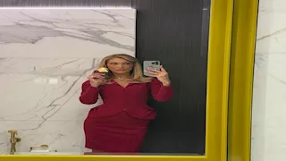 لمسة بصناعة مصرية.. بيلا حديد ترتدي مجوهرات عزة فهمي 