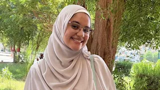 بعد إضافة درجاتها.. طالبة بسوهاج تحقق 94.6% وتلتحق بكلية الطب