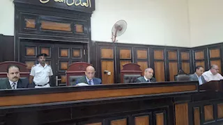 هددها بنشر صورها.. السجن 3 سنوات لطالب بتهمة ابتزاز فتاة في أسيوط