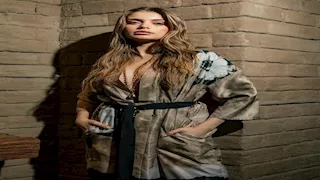 أناقة وجاذبية.. معلومات وصور عن ملكة جمال تشيلي 2025 بعد تتويجها 