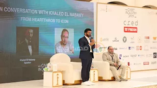 قصة حمل خالد النبوي على الأعناق في تونس.. وماذا قال يوسف شاهين؟