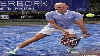 بعد الاعتزال.. روبن يفاجئ الجميع ويقتحم تصنيف البادل العالمي