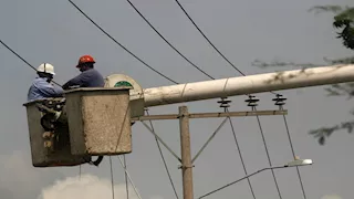   انهيار 3 أبراج لنقل الكهرباء بسبب عمل تخريبي في فنزويلا