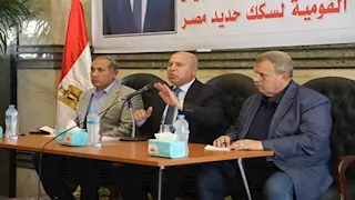 صور.. كامل الوزير يُكرم 16 عاملًا بالسكة الحديد