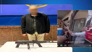 مؤيّد مرشح يطلق نارًا احتفالًا بنتيجة الانتخابات في أبشواي