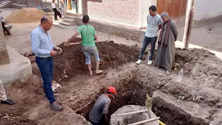 محافظ المنيا يستجيب لشكاوى أهالي سمالوط بمد وتدعيم شبكات المياه فى القرى - صور