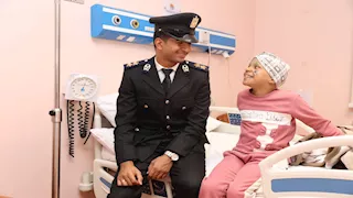 مديرية أمن الأقصر تحتفل باليوم العالمي للطفل مع أبطال السرطان في الصعيد -صور