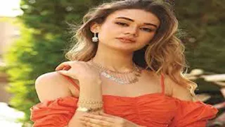 كالأميرات.. بسنت أبو باشا تخطف الأنظار بإطلالة غير تقليدية