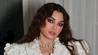 خطفت الأنظار بالأحمر.. هيفاء وهبي بإطلالة جريئة