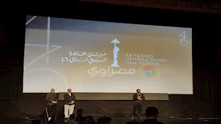 "بنات الباشا" كامل العدد.. جمهور "القاهرة السينمائي" يرحب بنجوم الفيلم (صور) 
