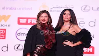 هنادي مهنا وليلى علوي وزينة.. 20 صورة للنجمات على ريد كاربت فيلم "بنات الباشا"