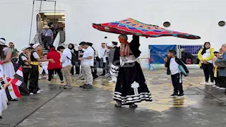 أجواء مُبهجة في استقبال 2700 سائح بميناء بورسعيد -فيديو وصور 