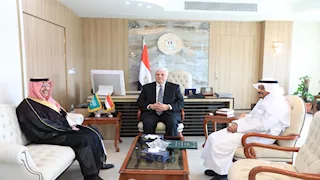 وزير التعليم العالي يلتقي السفير السعودي بالقاهرة لبحث التعاون المشترك