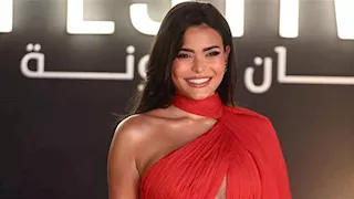 مشهدها مع عمرو يوسف أثار الجدل.. 20 صورة لـ أسماء جلال