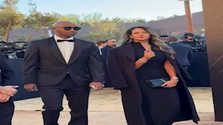 "لـ تسليم أحد الجوائز".. شيكابالا يصل مع زوجته إلى حفل الأفضل في أفريقيا 2025