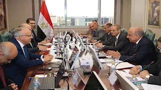 "الكهرباء" و"الري": خطة لرفع كفاءة السد العالي وزيادة قدرات التوليد النظيفة