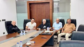 "عاد لمباشرة عمله".. أول ظهور لحسن شحاتة بعد الوعكة الصحية (صور)