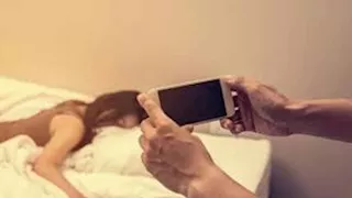 بعد فيديوهات المشاهير.. كيف يعاقب القانون مصوري العلاقة الزوجية؟