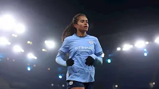 "أعطوني موز بدل الزهور".. لاعبة مانشستر سيتي تكشف تفاصيل تعرضها للعنصرية