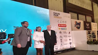 ناهد السباعي بعد تكريمها بـ"القاهرة السينمائي": أهدي الجائزة لأمي ويسري نصر الله علمني التمثيل