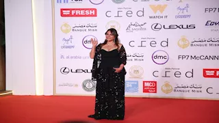 ليلى علوي تهنئ عمرو أديب ولميس الحديدي على خطوبة نجلهما