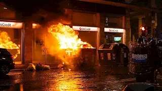 ليلة اللهب في بولونيا.. متظاهرون مناهضون لإسرائيل يشعلون شوارع المدينة قبل مباراة