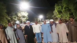 أهالي القفايطة بأسوان يشكرون الرئيس السيسي بعد تركيب الكهرباء والمياه (صور)