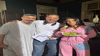 ياسر جلال ينشر صورًا جديدة من كواليس مسلسل "كلهم بيحبوا مودي"