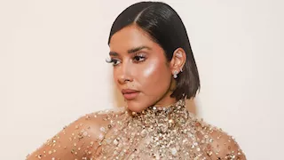 "ستايل مثالي".. خبير موضة يشيد بإطلالة بلقيس في فاشون أرابيا