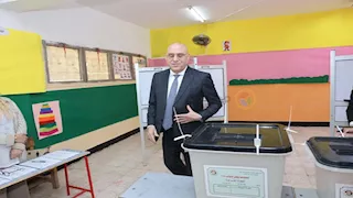 رئيس حزب الجبهة يُدلي بصوته في انتخابات النواب 2025