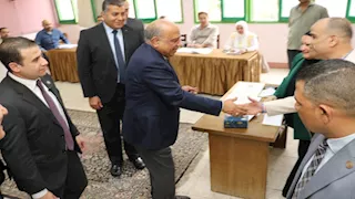 وزير الكهرباء يدلي بصوته في انتخابات "النواب" بمدينة نصر 