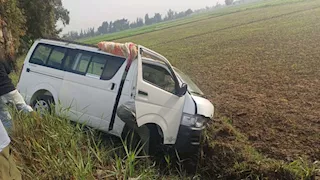 بالصور.. إصابة 11 شخصًا في حادث تصادم بين ملاكي وأجرة بكفر الشيخ