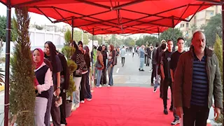 صور.. طوابير وإقبال كثيف مع انطلاق المرحلة الثانية من انتخابات النواب