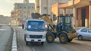  الشرقية ترفع الإشغالات من محيط اللجان الانتخابية 