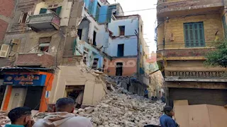 بينهم طفلتان شقيقتان.. أسماء مصابي "عقار السعادة" المنهار في الإسكندرية- فيديو وصور